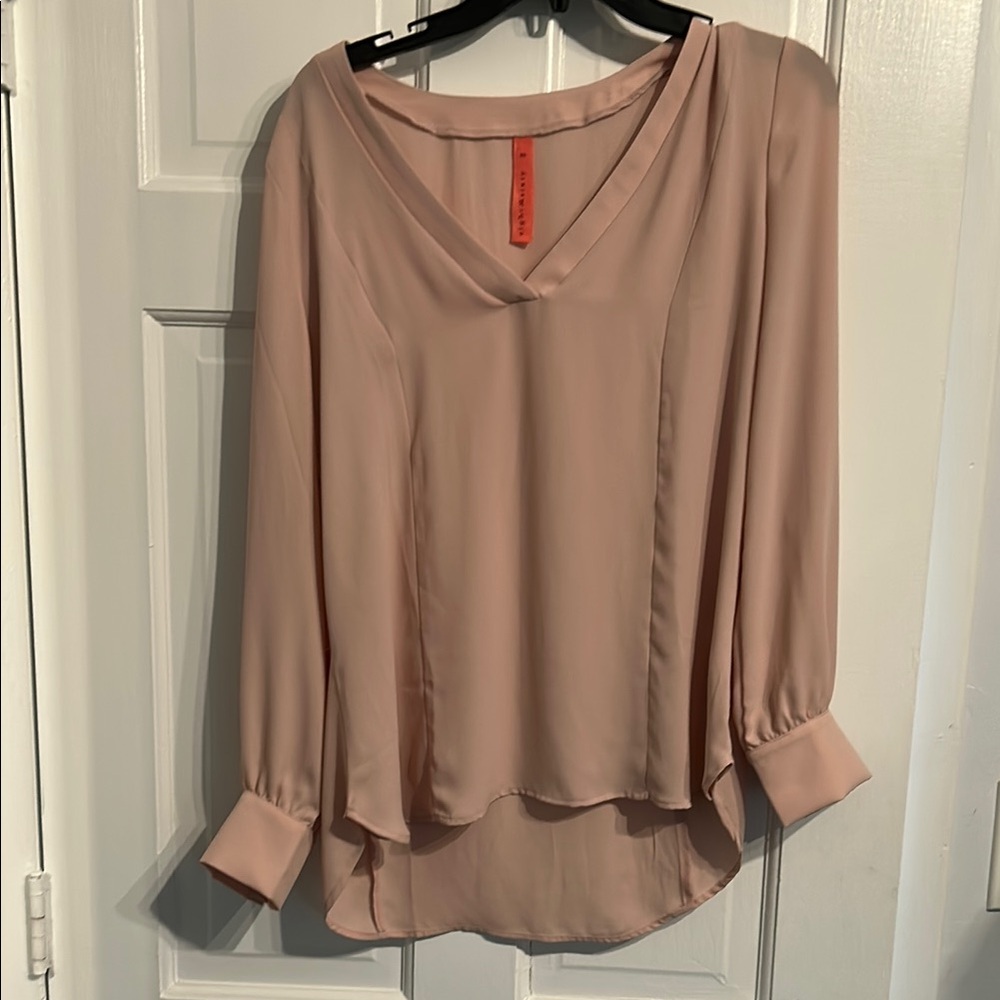 Eight sixty. Women's Blush Pink V-Neck Blouse